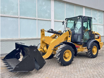 Wiellader CATERPILLAR 906M