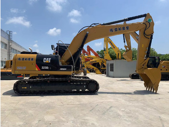 Rupsgraafmachine CATERPILLAR 323D