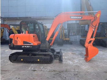Rupsgraafmachine DOOSAN DX55
