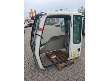 Cabine en interieur LIEBHERR