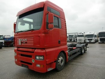 Containertransporter/ Wissellaadbak vrachtwagen MAN TGA  26.480 BDF, Automatik: afbeelding 1