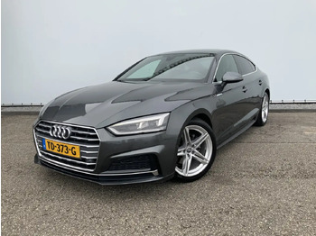 Hatchback AUDI