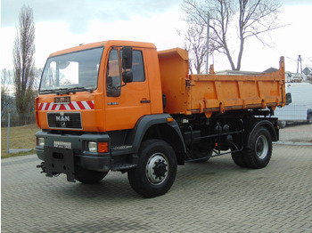 Kipper vrachtwagen MAN 8.224
