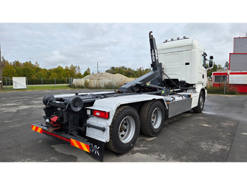 Haakarmsysteem vrachtwagen Scania R520 6X4: afbeelding 3