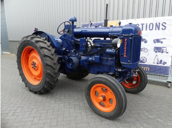 Tractor Fordson 27N: afbeelding 4 Tractor Fordson 27N: afbeelding 4