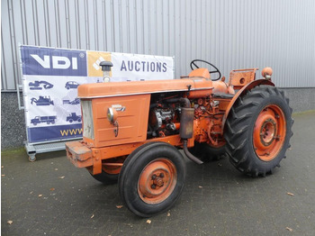 Tractor RENAULT