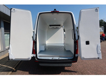 Koelwagen Mercedes-Benz Sprinter 317 Koel/Vries/Verwarmen met nachtaansluiting 220 volt. AUTOMAAT!: afbeelding 4 Koelwagen Mercedes-Benz Sprinter 317 Koel/Vries/Verwarmen met nachtaansluiting 220 volt. AUTOMAAT!: afbeelding 4