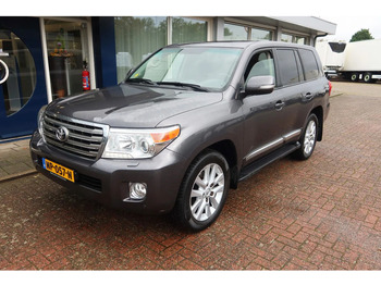 Personenwagen TOYOTA Land Cruiser