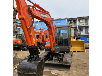 Rupsgraafmachine DOOSAN DX60