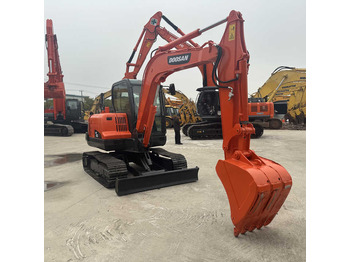 Rupsgraafmachine DOOSAN DX225