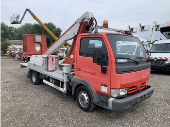 Vrachtwagen hoogwerker NISSAN