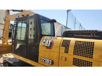 Rupsgraafmachine CATERPILLAR 323D3