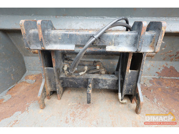 Lader JCB 403 Zeer nette shovel met hydraulische snelwissel en bak en palletvorken 120cm lang: afbeelding 5