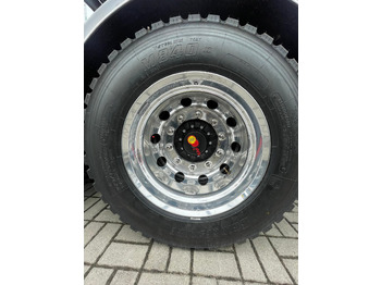 Nieuw Hout aanhanger voor het vervoer van hout Hydrofast Przyczepa tandem od przewozu drewna na stanie / Timber tandem trailer in stock /Tandem-Anhänger aus Holz/: afbeelding 4 Nieuw Hout aanhanger voor het vervoer van hout Hydrofast Przyczepa tandem od przewozu drewna na stanie / Timber tandem trailer in stock /Tandem-Anhänger aus Holz/: afbeelding 4