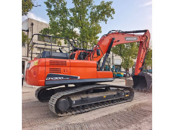 Rupsgraafmachine DOOSAN DX300