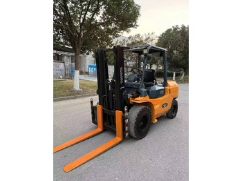 Diesel heftruck TOYOTA