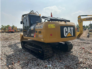 Rupsgraafmachine CATERPILLAR 320D2