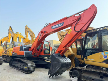 Rupsgraafmachine DOOSAN DX225