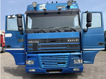 Trekker DAF XF 95.530 Tractor unit: afbeelding 2