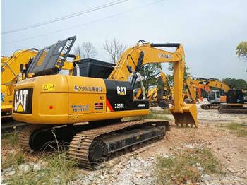 Rupsgraafmachine CATERPILLAR 323D