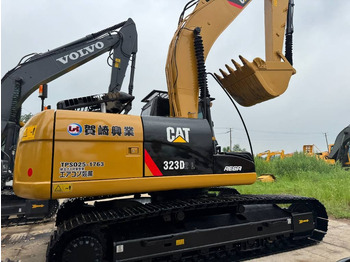 Rupsgraafmachine CATERPILLAR 323D