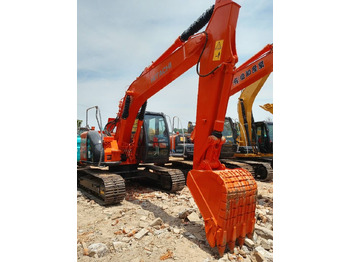 Rupsgraafmachine HITACHI ZX135