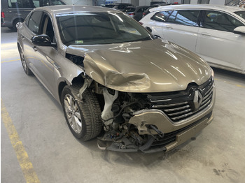 Sedan RENAULT