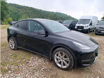 Hatchback TESLA