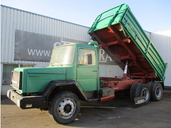 Kipper vrachtwagen IVECO Magirus