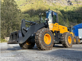Wiellader KOMATSU WA320