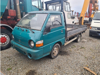 Vrachtwagen met open laadbak HYUNDAI