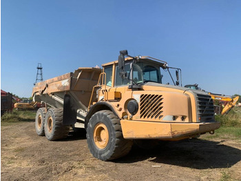 Kiepwagen met knikbesturing VOLVO A30D