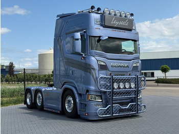 Trekker SCANIA S 650