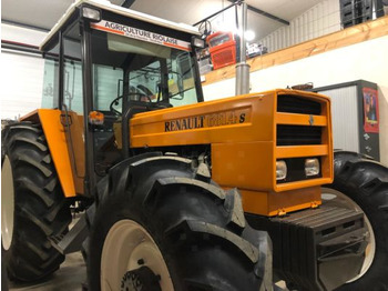 Tractor RENAULT