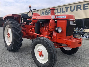 Tractor RENAULT