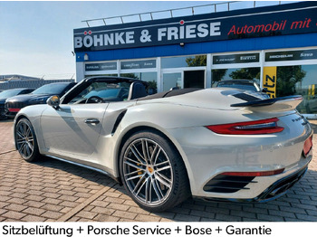 Personenwagen PORSCHE