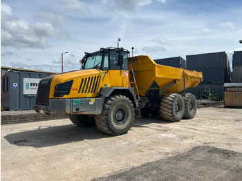 Kiepwagen met knikbesturing TEREX