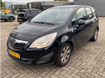 Personenwagen OPEL