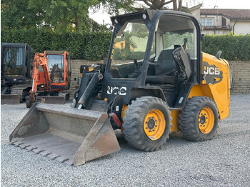 Schranklader JCB