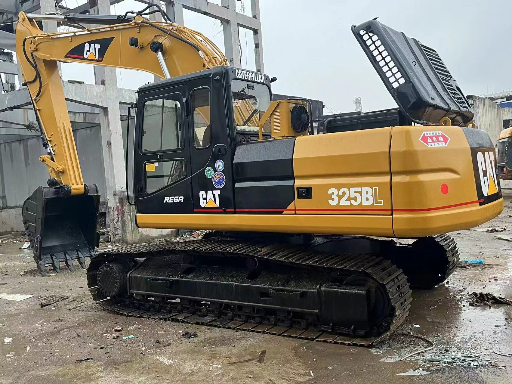 Rupsgraafmachine CATERPILLAR 325BL