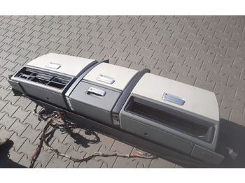 Cabine en interieur RENAULT T