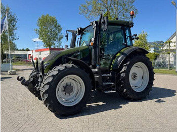 Tractor VALTRA