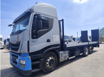 Vrachtwagen met open laadbak IVECO Stralis
