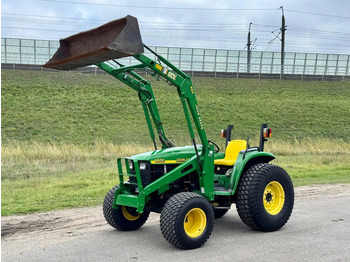 Tractor JOHN DEERE