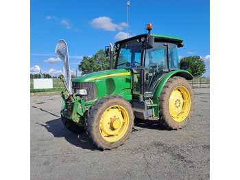 Tractor JOHN DEERE 5820