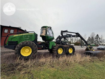 Harvester JOHN DEERE