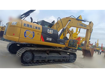 Rupsgraafmachine CATERPILLAR 323D