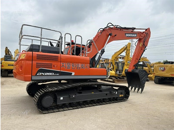 Rupsgraafmachine DOOSAN DX260