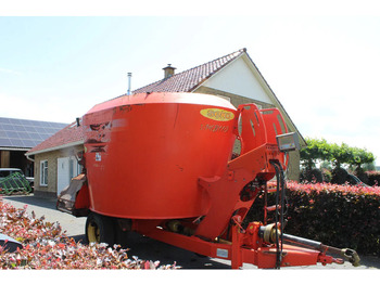 Voermengwagen