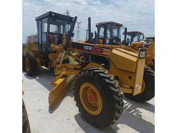 Graafmachine CATERPILLAR 140M